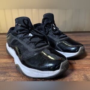 Nike Air Jordan 11 Shoes CMFT Low Sneakers Black White Mens Size 8.5